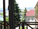 Вид с окна 3-х местного однокомнатного номера полулюкс, частного сектора гостевого дома Серпантин в Чолпон-Ате